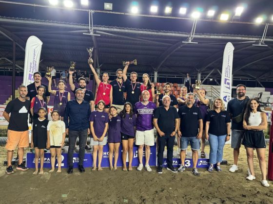 Hopa’da Plaj Voleybolu Heyecanı Sona Erdi